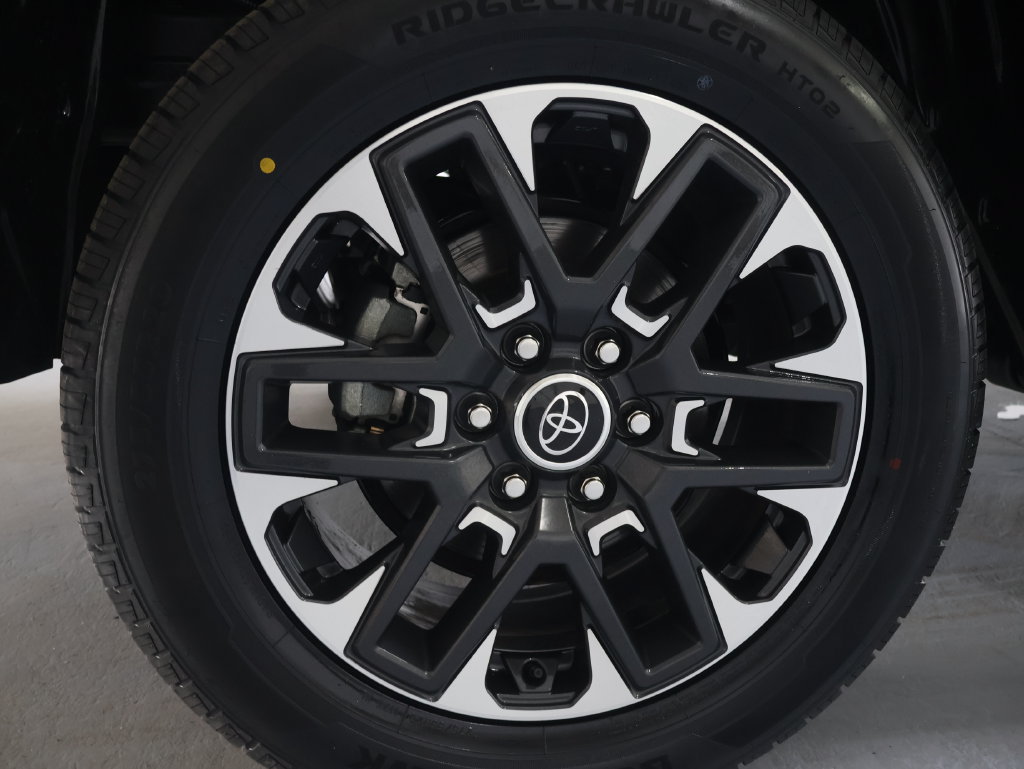 Used 2023 Toyota Tundra Limited AWD/4WD image 34
