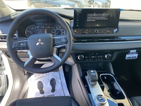 New 2026 Mitsubishi Outlander Trail Edition AWD/4WD image 7