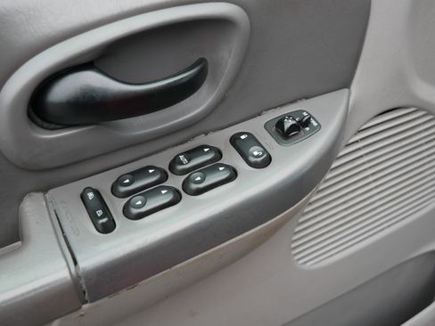 Used 2002 Ford F150 XLT image 19