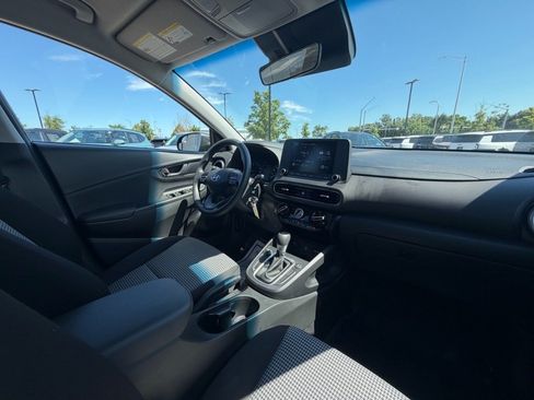 Used 2022 Hyundai Kona SE AWD/4WD image 9