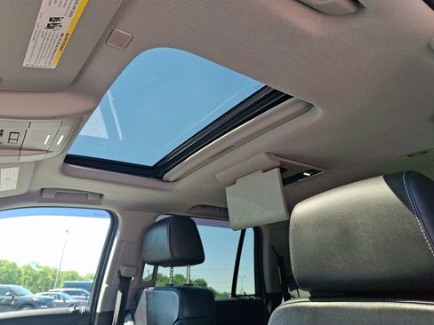 Used 2019 Chevrolet Tahoe LT AWD/4WD image 16