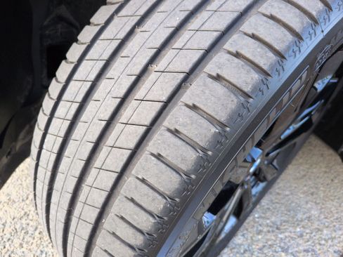 Used 2025 BMW X4 xDrive30i w/ Premium Package image 12