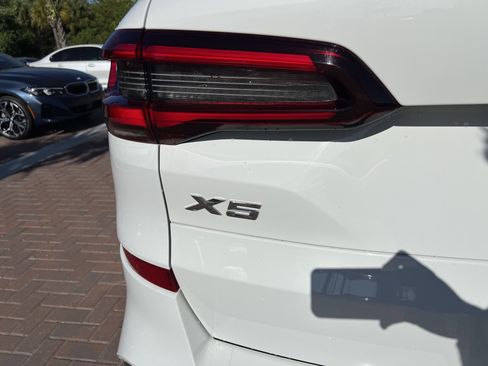 Used 2021 BMW X5 xDrive40i w/ M Sport Package image 45