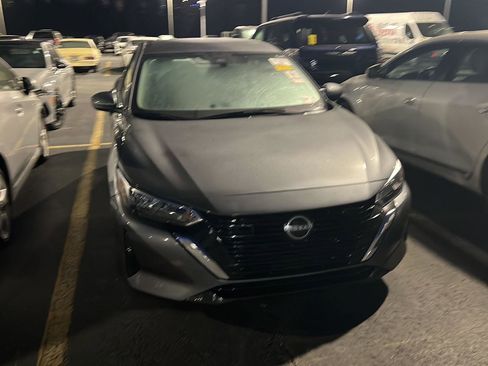 Used 2025 Nissan Sentra S image 5