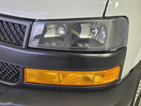 New 2026 Chevrolet Express 2500 w/ Communications Package RWD image 11