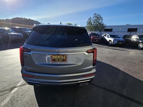 Used 2024 Cadillac XT6 Luxury w/ LPO, Floor Liner Package AWD/4WD image 9