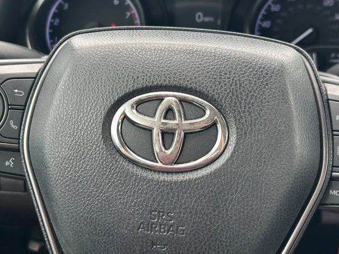 Used 2021 Toyota Camry SE FWD image 31