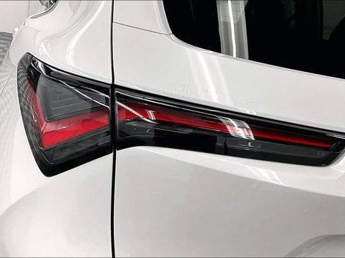 Used 2025 Acura ADX FWD image 34
