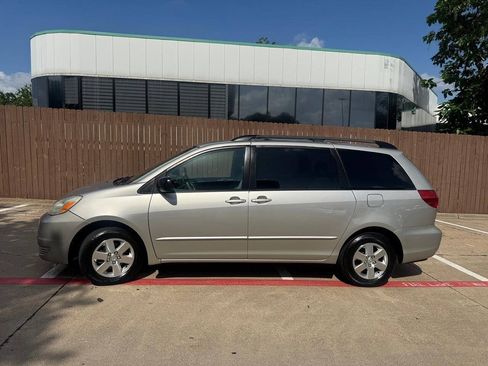 Used 2005 Toyota Sienna LE FWD image 3