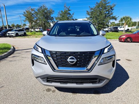 Certified 2023 Nissan Rogue SV image 2
