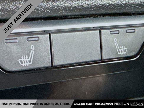 Certified 2025 Nissan Sentra SR w/ Midnight Edition image 19