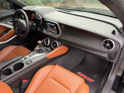 Used 2018 Chevrolet Camaro SS image 24