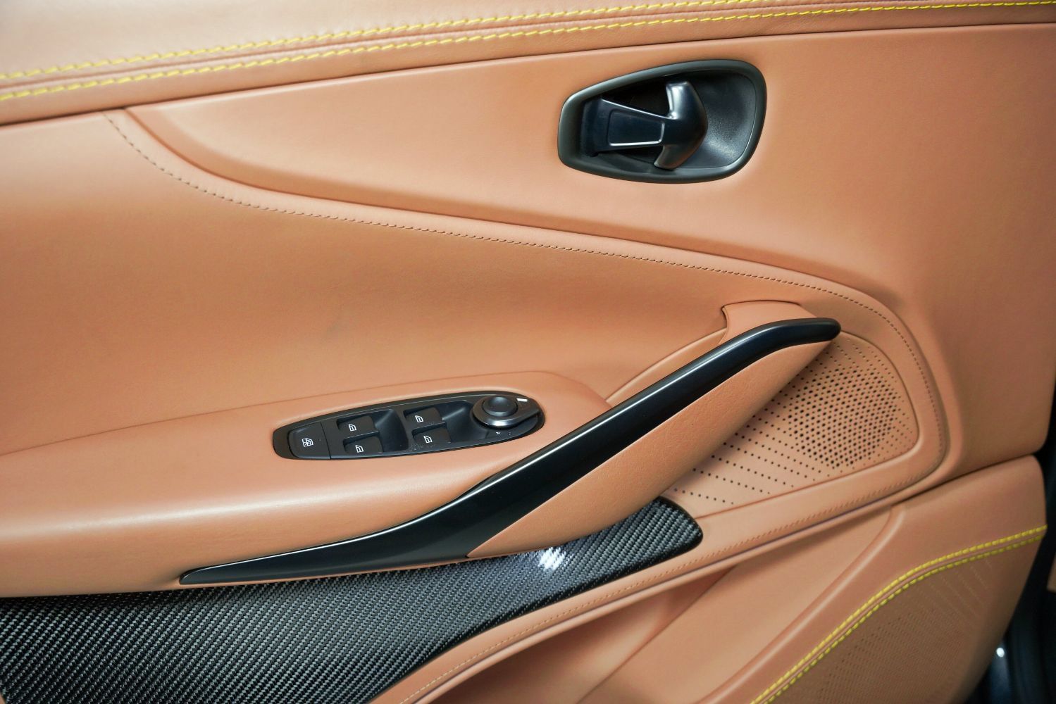 Used 2023 Aston Martin DBX 707 AWD/4WD image 51