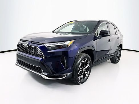 Used 2025 Toyota RAV4 XSE image 3