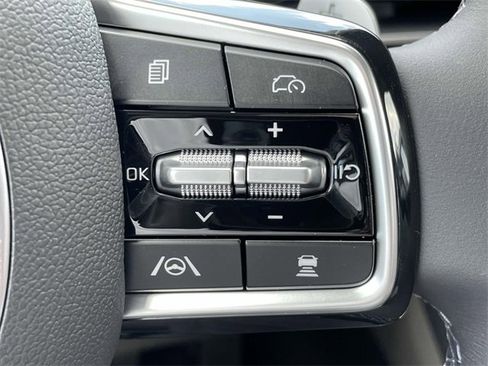 New 2026 Kia Carnival EX image 30