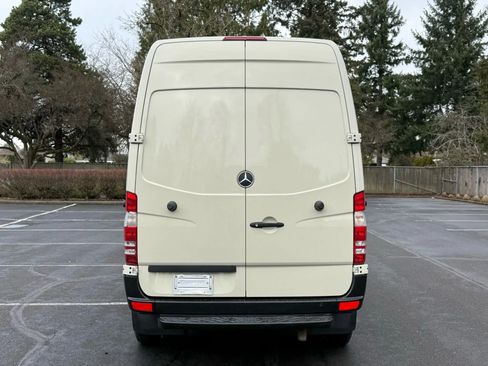 Used 2014 Mercedes-Benz Sprinter 3500 image 5