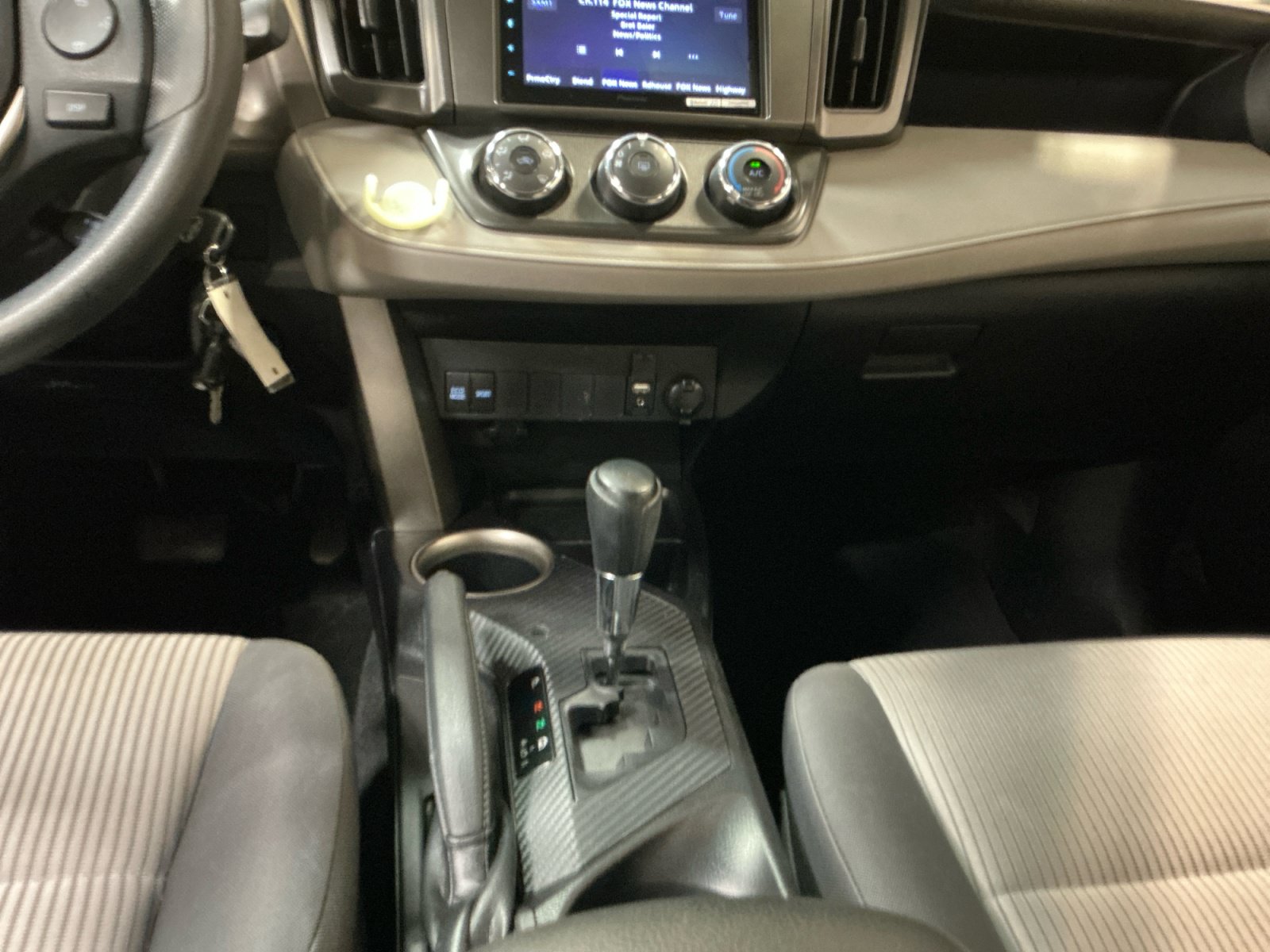 Used 2015 Toyota RAV4 LE AWD/4WD image 20