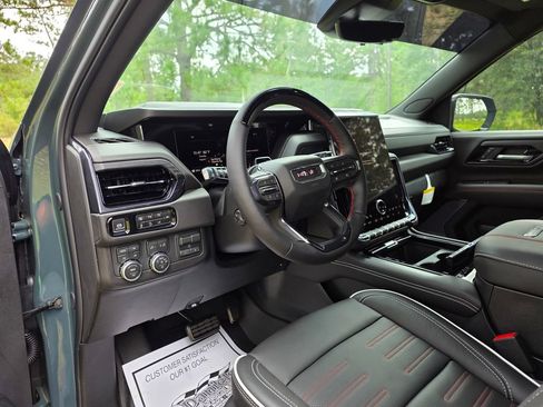 New 2026 GMC Yukon XL AT4 Ultimate AWD/4WD image 14