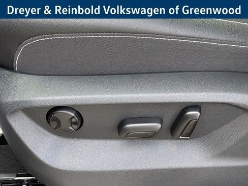 New 2026 Volkswagen Atlas SE image 25