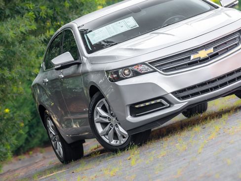 Used 2019 Chevrolet Impala LT FWD image 22