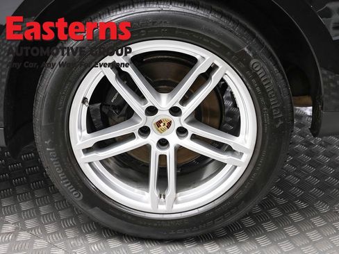 Used 2022 Porsche Macan AWD/4WD image 8