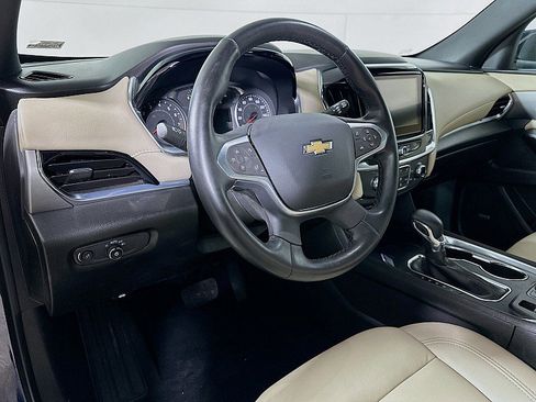 Used 2023 Chevrolet Traverse LT w/ LT Premium Package image 9