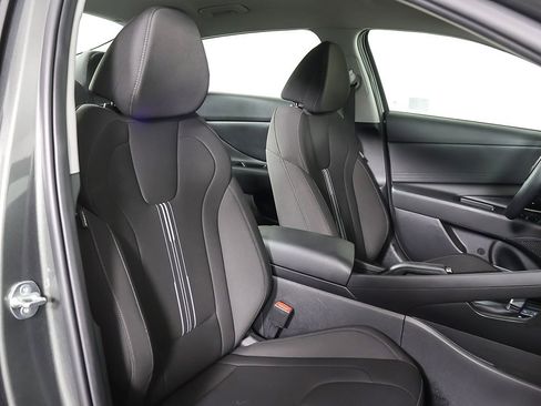 Used 2024 Hyundai Elantra SEL image 25