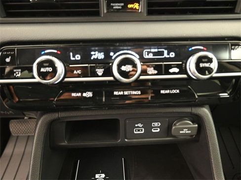 New 2025 Honda Pilot EX-L image 4