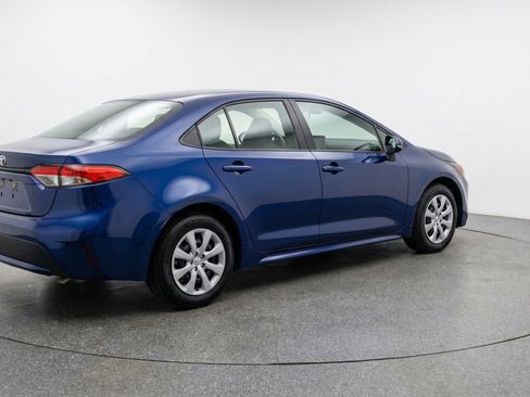 Used 2025 Toyota Corolla LE image 9