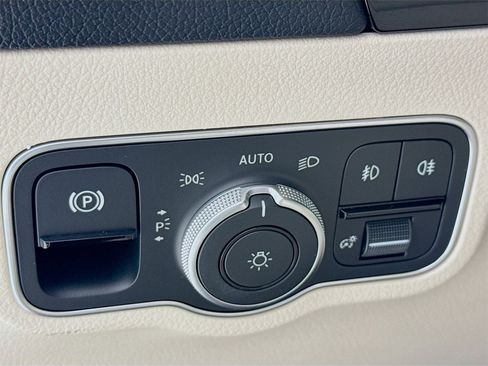 Certified 2023 Mercedes-Benz GLA 250 image 11