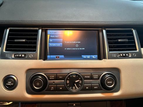 Used 2011 Land Rover Range Rover Sport HSE LUX image 15