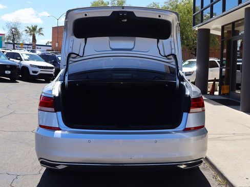 Used 2020 Volkswagen Passat 2.0T SEL image 22
