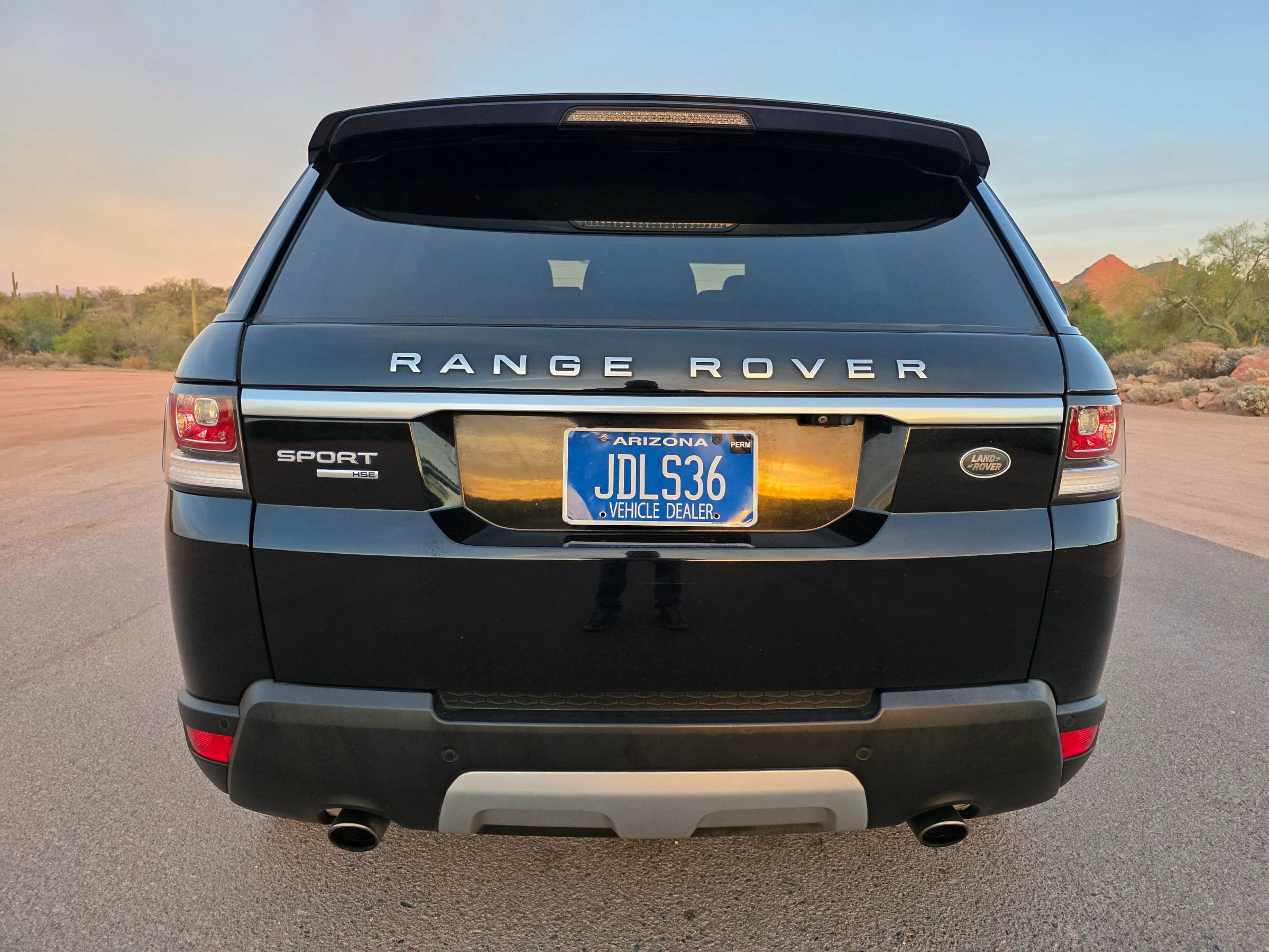 Used 2017 Land Rover Range Rover Sport HSE AWD/4WD image 4