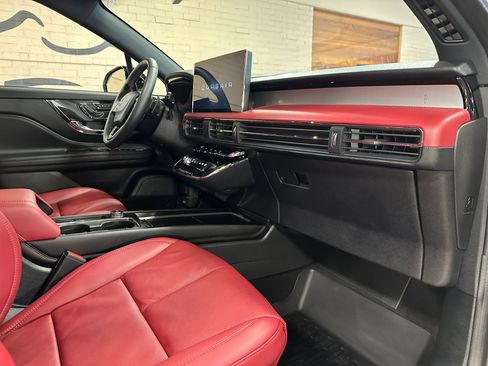 Used 2024 Lincoln Corsair Reserve w/ Equipment Group 201A image 19