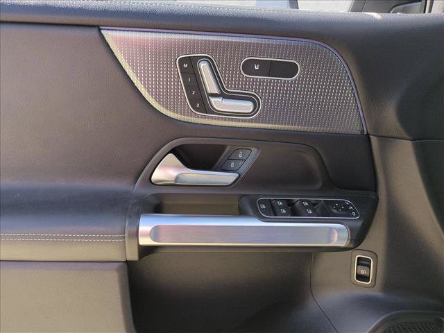 Used 2021 Mercedes-Benz GLB 250 image 11