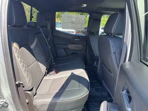 New 2026 GMC Canyon Denali image 12