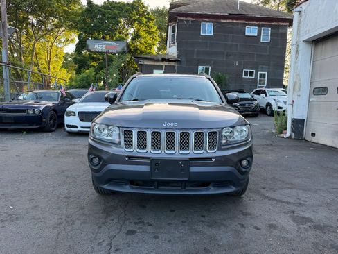 Used 2016 Jeep Compass Latitude FWD image 14