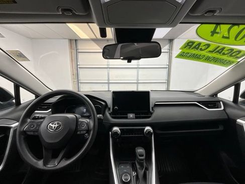 Used 2024 Toyota RAV4 LE AWD/4WD image 4