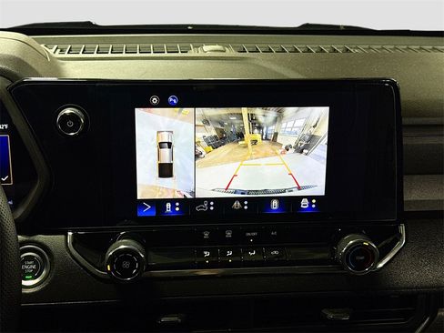 Used 2024 Chevrolet Colorado Trail Boss w/ Technology Package image 21