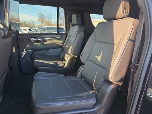 Used 2021 GMC Yukon XL Denali w/ Denali Premium Package image 21