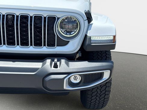 New 2026 Jeep Wrangler Unlimited Sahara AWD/4WD image 10