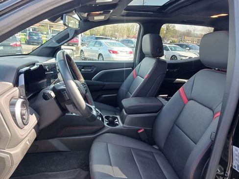 Used 2024 Chevrolet Colorado Z71 w/ Z71 Convenience Package 2 image 6