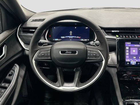 New 2025 Jeep Grand Cherokee L Laredo w/ Luxury Tech Group I image 30