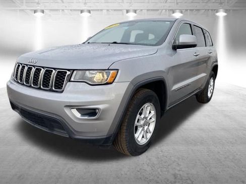 Used 2018 Jeep Grand Cherokee Laredo AWD/4WD image 11