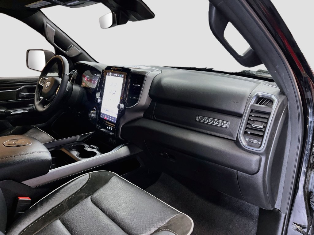 Used 2025 RAM 1500 Laramie w/ Sport Appearance Package AWD/4WD image 29