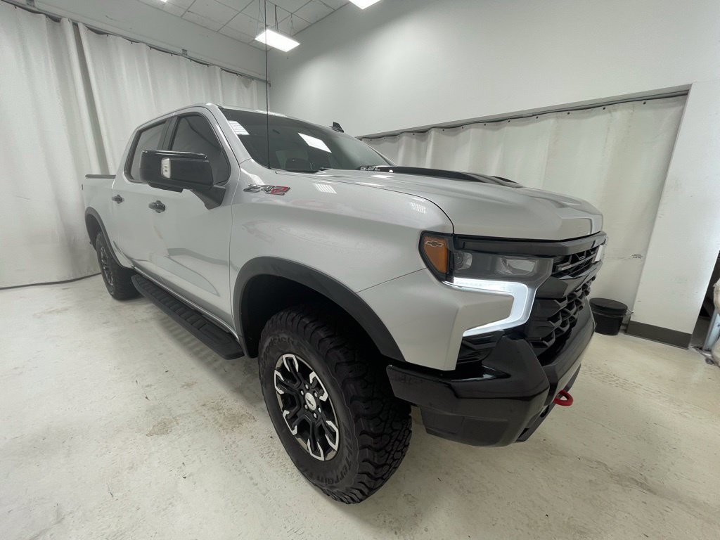 Used 2022 Chevrolet Silverado 1500 ZR2 w/ Technology Package AWD/4WD image 3