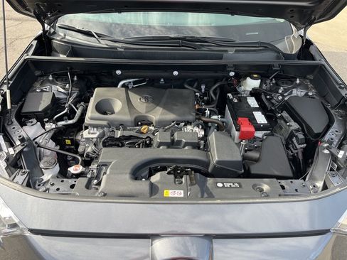 Used 2025 Toyota RAV4 XLE w/ Convenience Package image 9