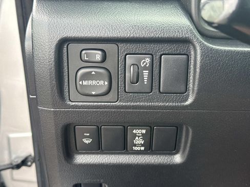 Used 2018 Toyota 4Runner TRD Off-Road Premium AWD/4WD image 21