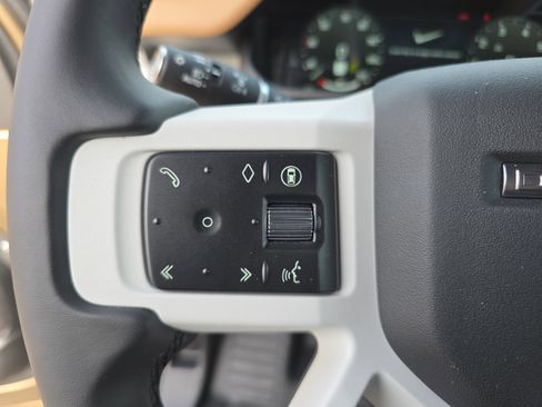 New 2026 Land Rover Defender 130 X-Dynamic SE image 17