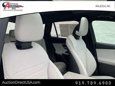 Used 2023 Mercedes-Benz GLC 300 image 32